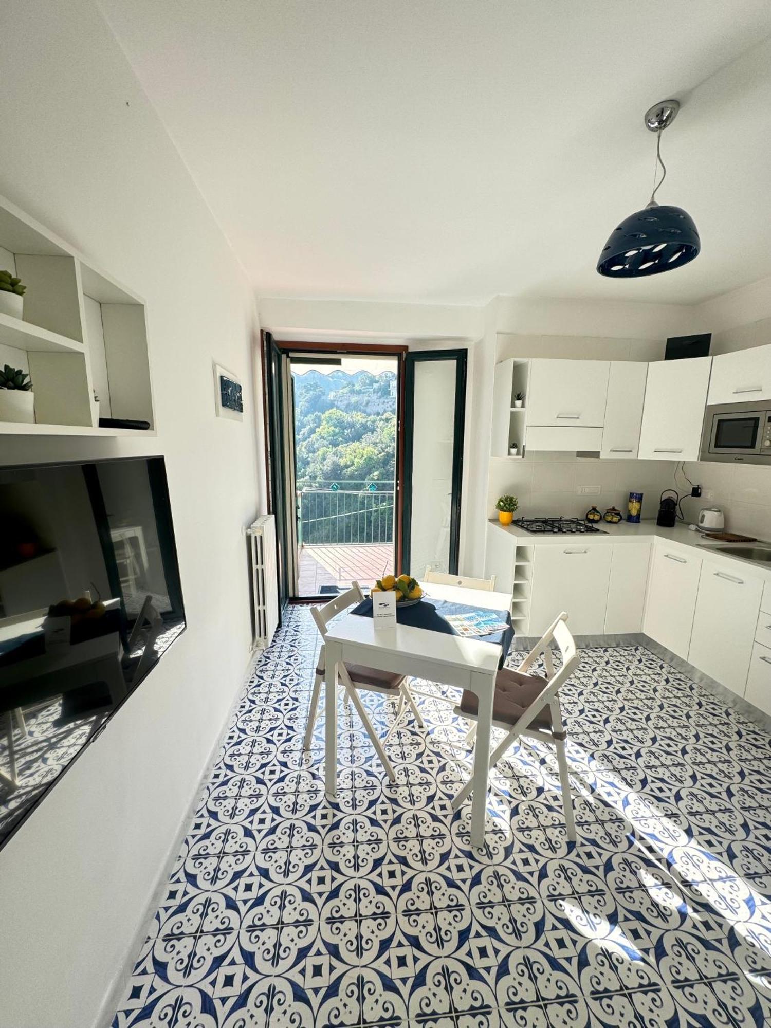 Апартаменты Panoramic Flat Amalfi Coast - Sea View 1 Виетри Экстерьер фото